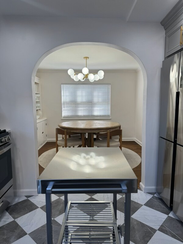 Building Photo - 4 Laurel Village