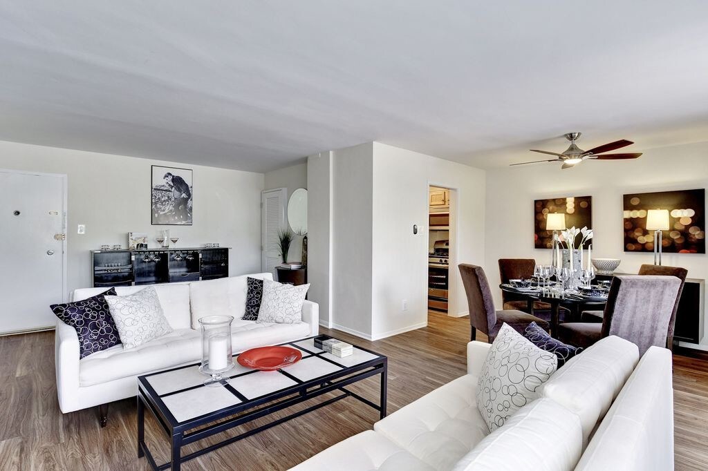 Foto principal - 4111 Sunset Blvd