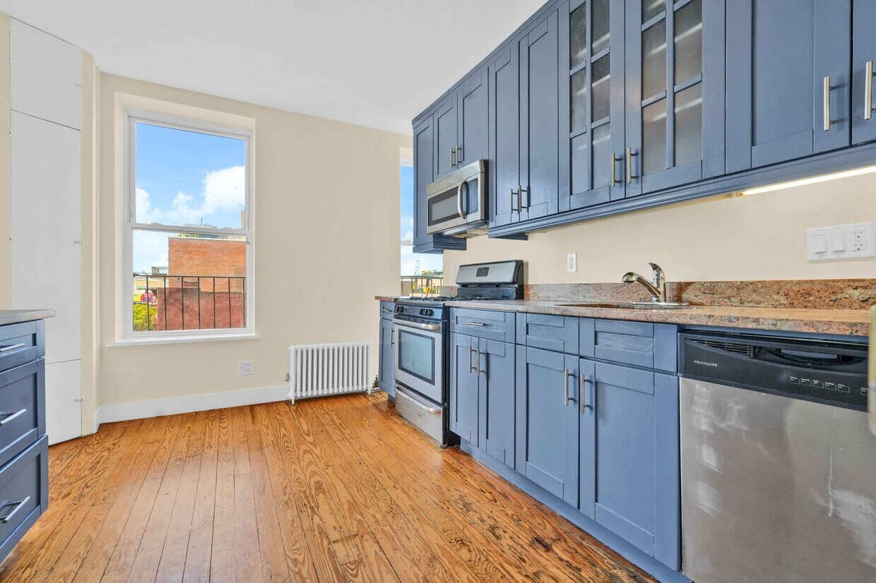 Foto principal - 639 Hicks Street