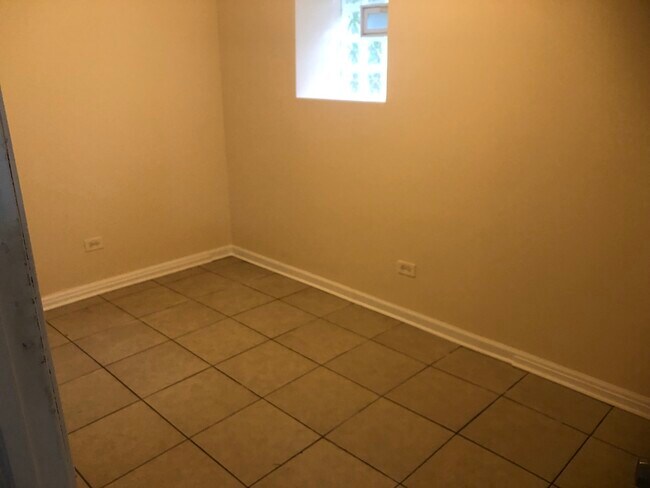 Building Photo - 2822 W Flournoy St
