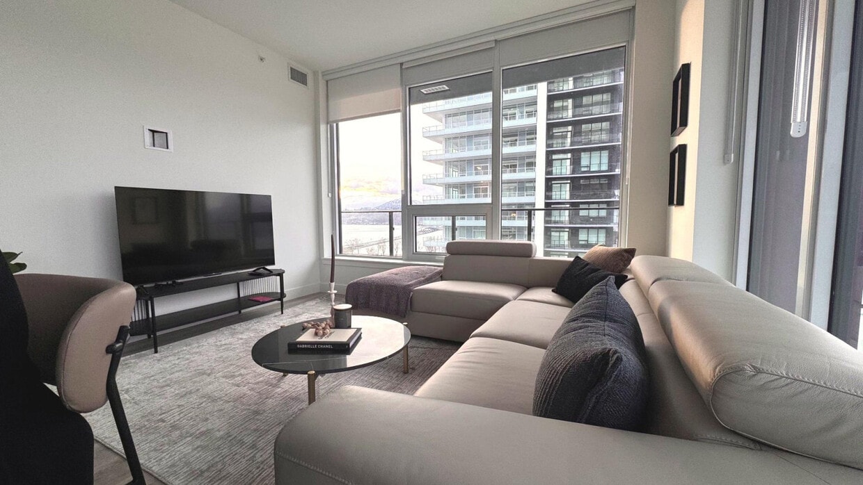 Primary Photo - 1626 Water St