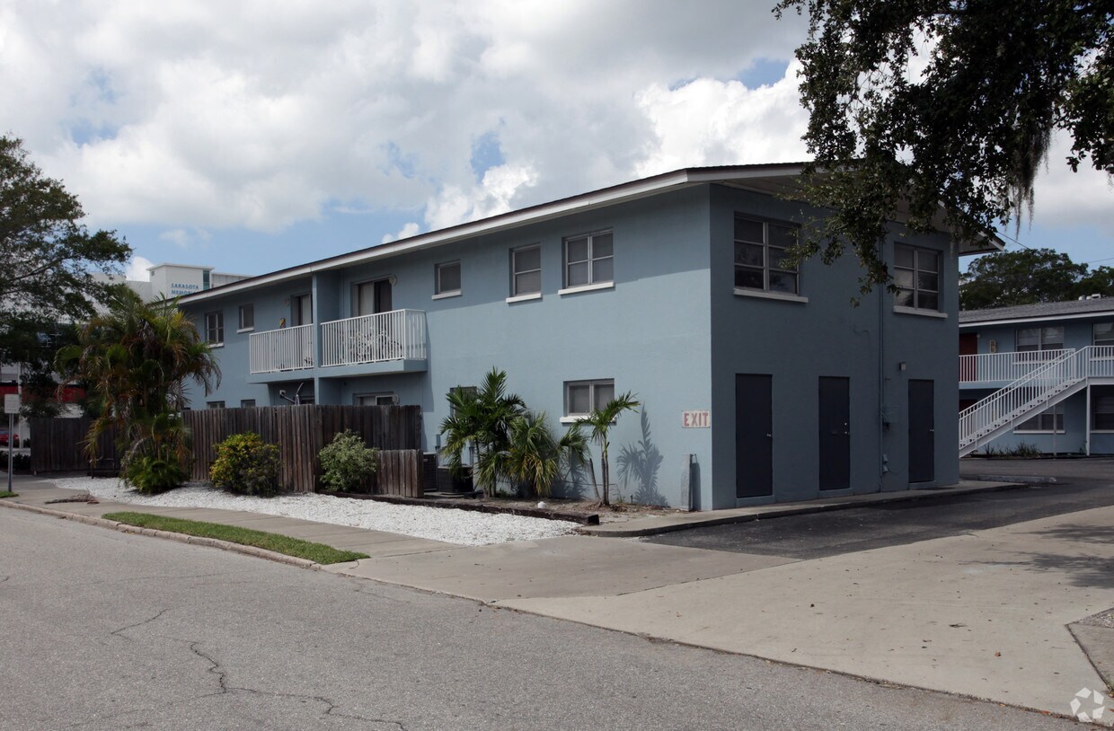 Foto del edificio - 2055 Arlington St