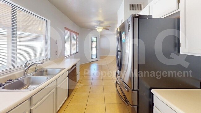 Building Photo - 9531 E Lochnay Ln