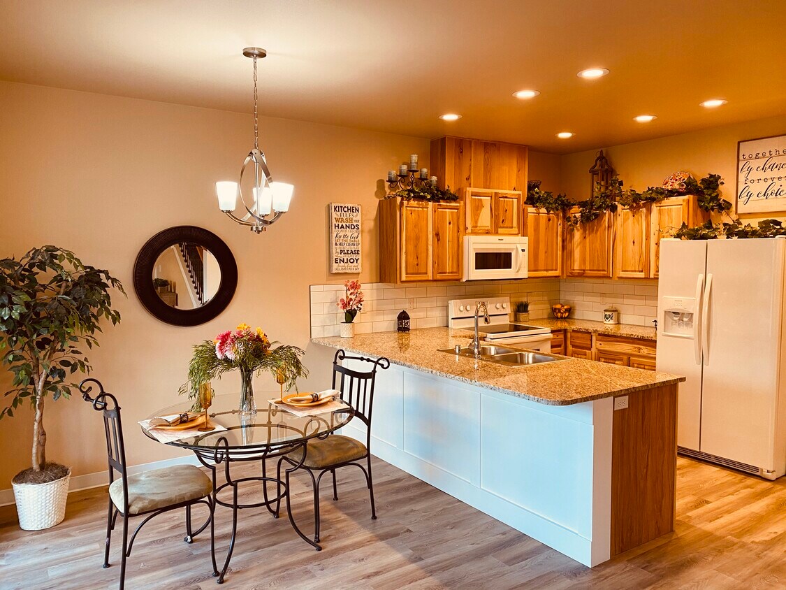 Foto principal - 4420 Rosencrans St