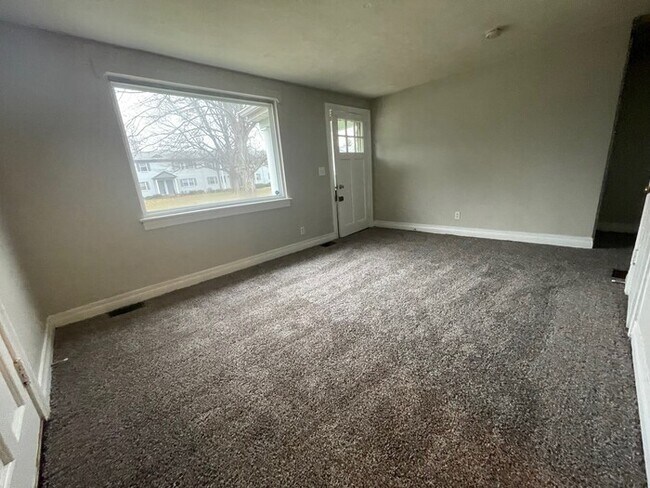 Building Photo - 2BD/1BA Single Family Home