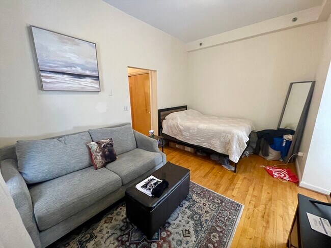 Foto del edificio - 206 Chestnut Hill Ave