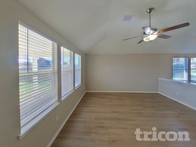 Foto del edificio - 421 Rowdy Dr