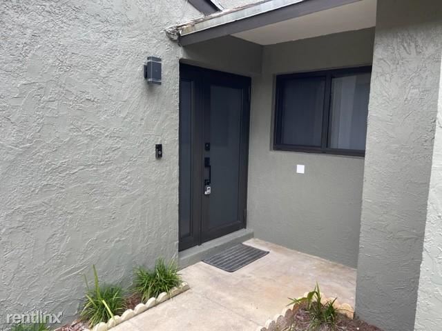 Building Photo - 3 br, 2 bath House - 2440 SW 83rd Ter