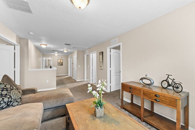 Building Photo - 1174 Cypress Pointe Blvd