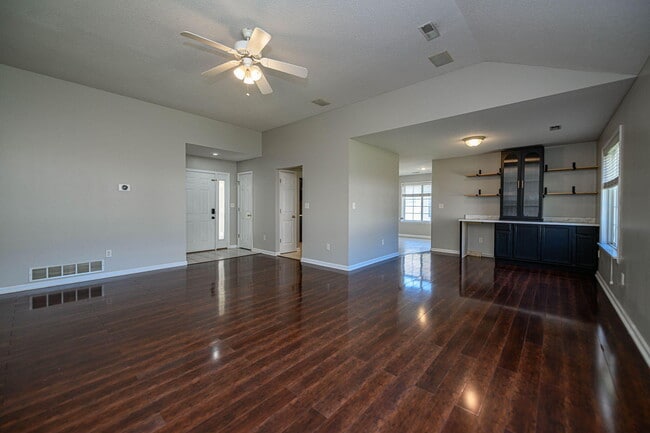 Foto del edificio - 709 Campusview Dr