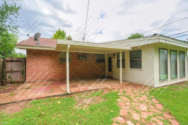 Building Photo - 3 br, 1.5 bath House - 304 Butler St