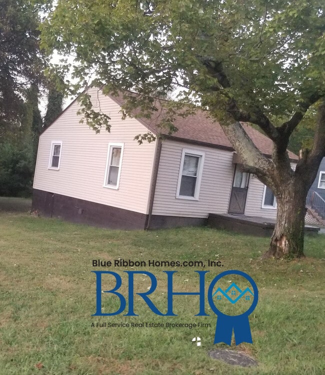 Building Photo - 3213 Shields Ave