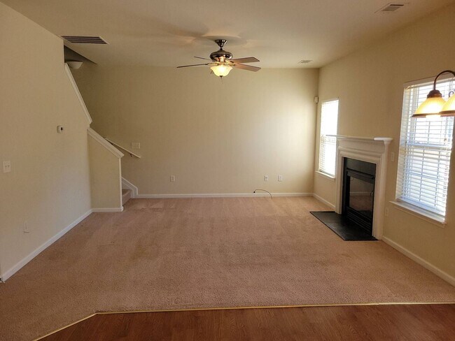 Foto del edificio - 4 bed, 2.5 Bath Home Available in Chartwel...