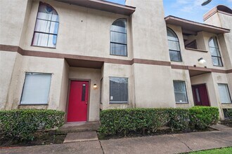 Building Photo - 11211 Pembridge Dr