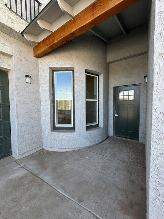 Building Photo - 5022 S 35th Ave