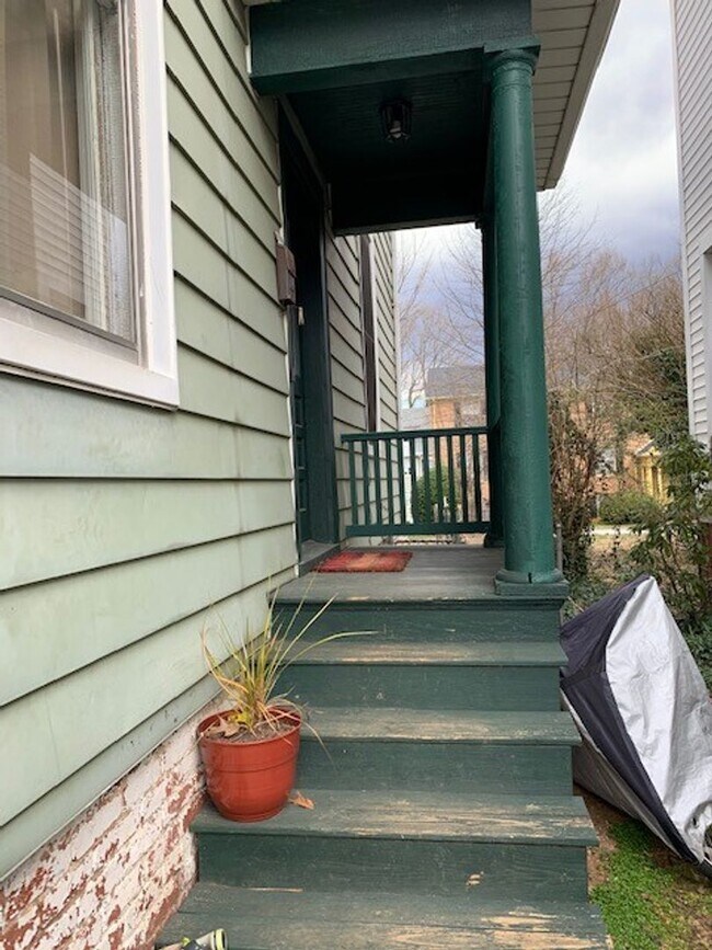 Foto del edificio - 2822 Rivermont Ave