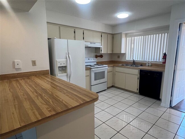 Building Photo - 1330 Rio De Janeiro Ave