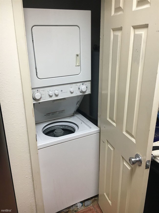 Building Photo - 2 br, 1 bath  - Wynnwood