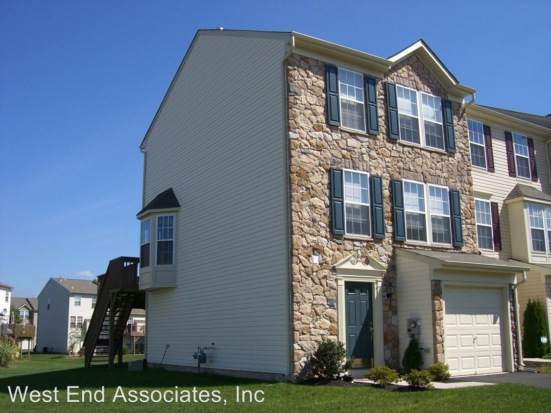 Foto principal - 3 br, 2.5 bath House - 4533 Jasmine Drive