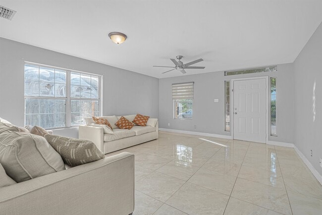 Foto del edificio - 1629 Sweden Ln