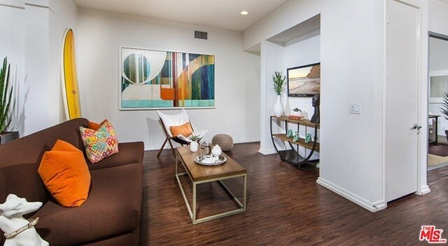 Foto del edificio - 4055 Redwood Ave