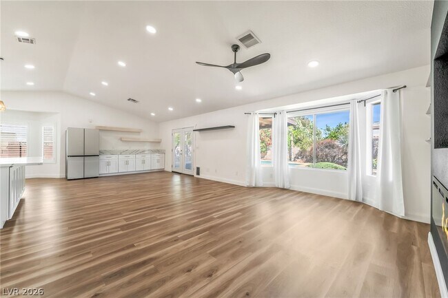Foto del edificio - 130 Weatherstone Dr