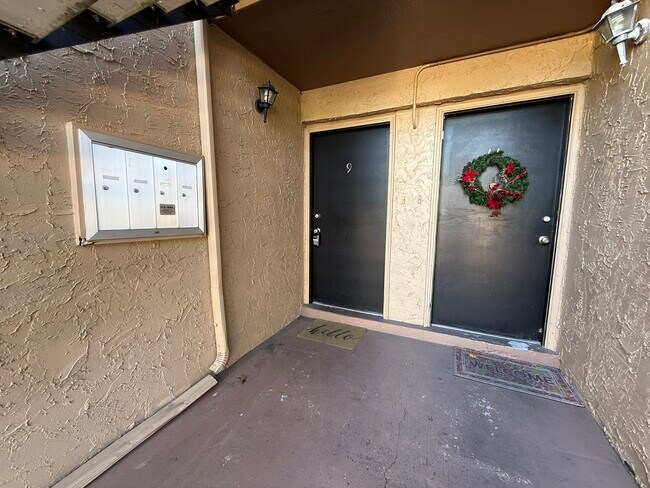 Building Photo - 1575 Greenlea Dr