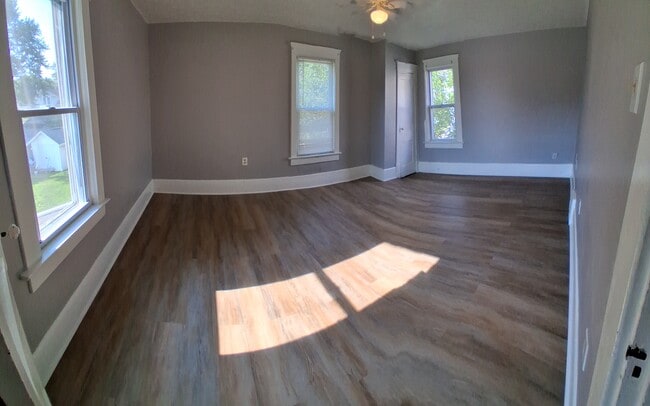Livingroom - 245 E Ford Ave