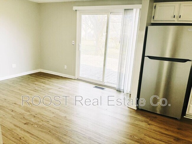 Foto del edificio - 3044 Arrowsmith Dr