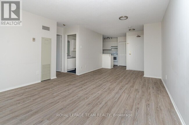 Photo du bâtiment - 110 Forward Ave