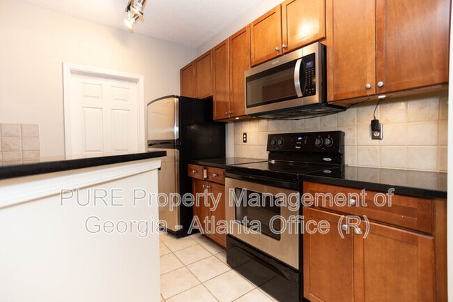 Building Photo - 1250 Parkwood Cir SE