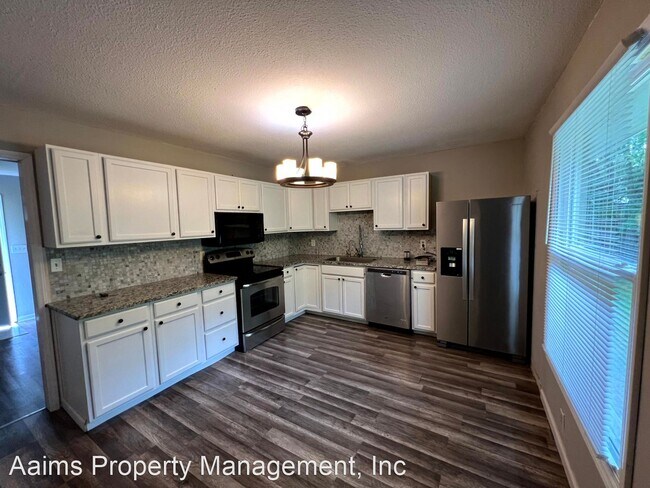 Foto del edificio - 3 br, 1.5 bath House - 389 Porter Road