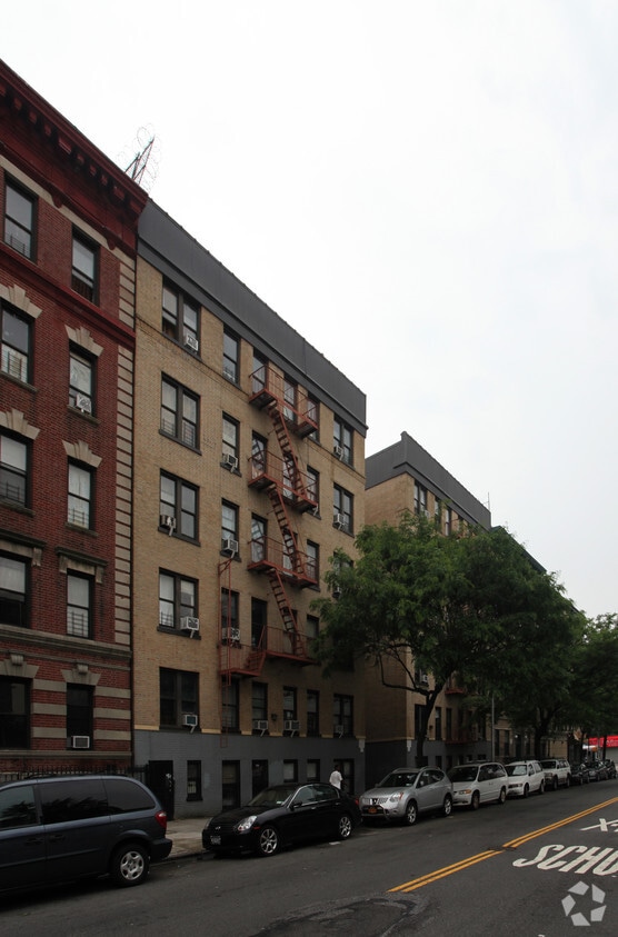 Building Photo - 482 W 165th St