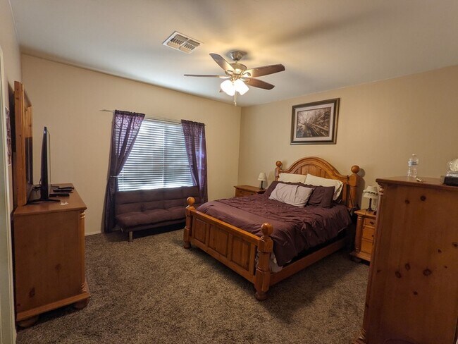 Building Photo - Great Rancho Sahuarita home!