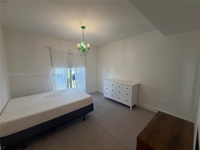 Building Photo - 2149 SW 30th Ct