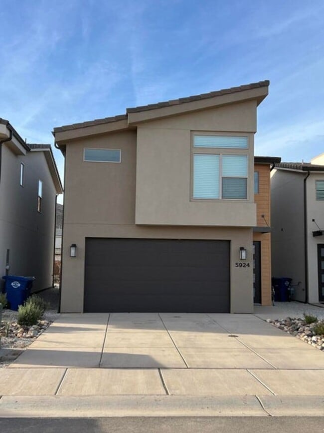 Building Photo - 5924 Aragorn Ln