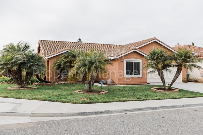 Foto del edificio - Beautiful 4 bed / 2 bath / 1,708 sqft Single Story Home in Rio Vista community of Oceanside
