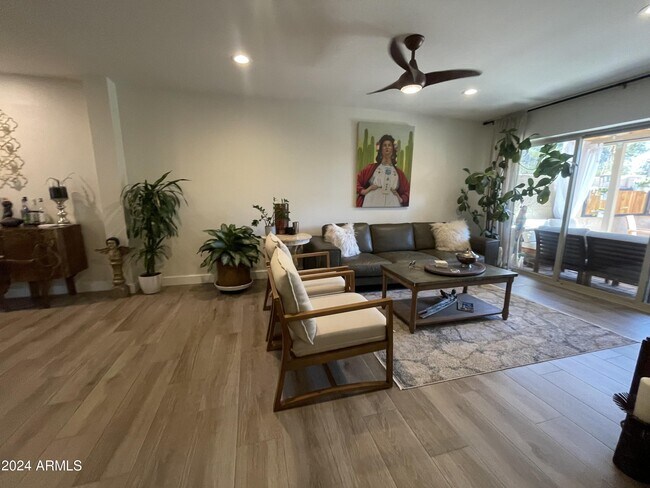 Foto del edificio - 12421 N 41st Pl
