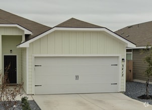 Building Photo - 3412 Seguin Rd