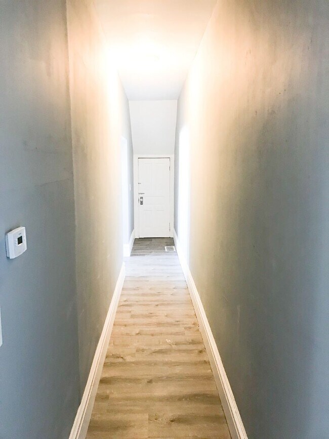 Foto del edificio - Newly Remodeled 2 Bed/1 Bath