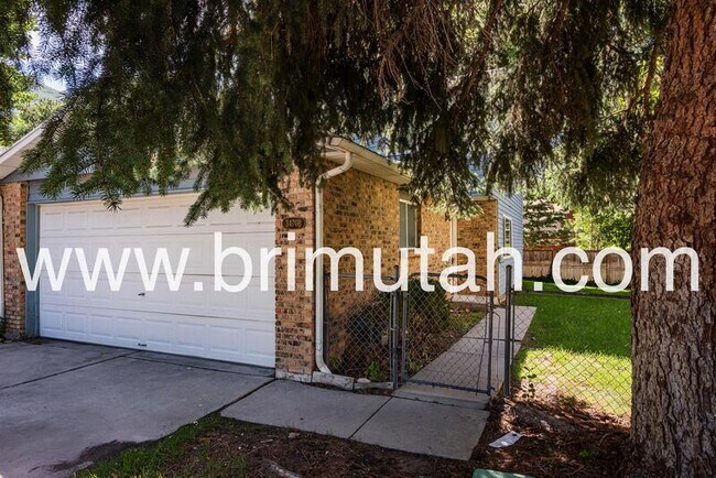 Foto del edificio - 3470 Chadbourne Dr
