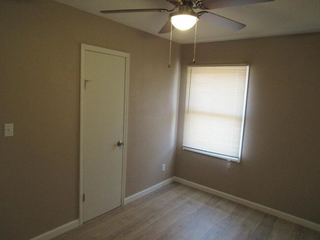 Foto del edificio - 4608 E 46th Street
