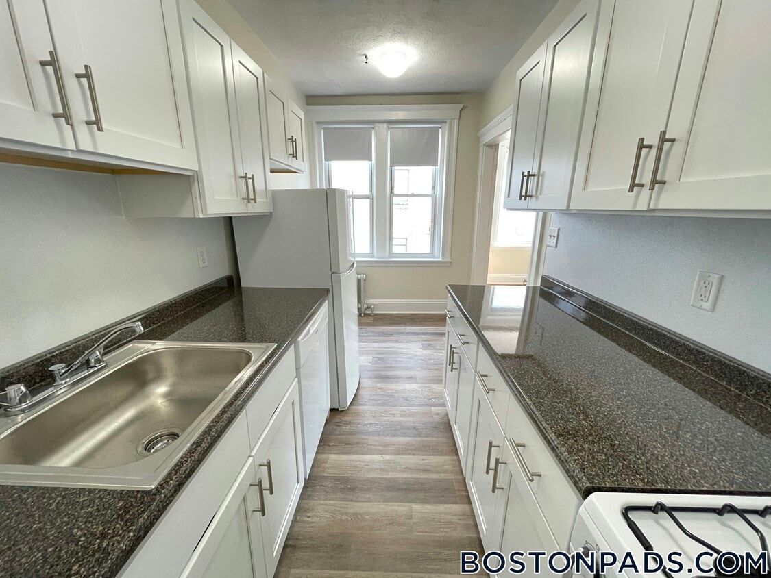 Primary Photo - 1163 Boylston St