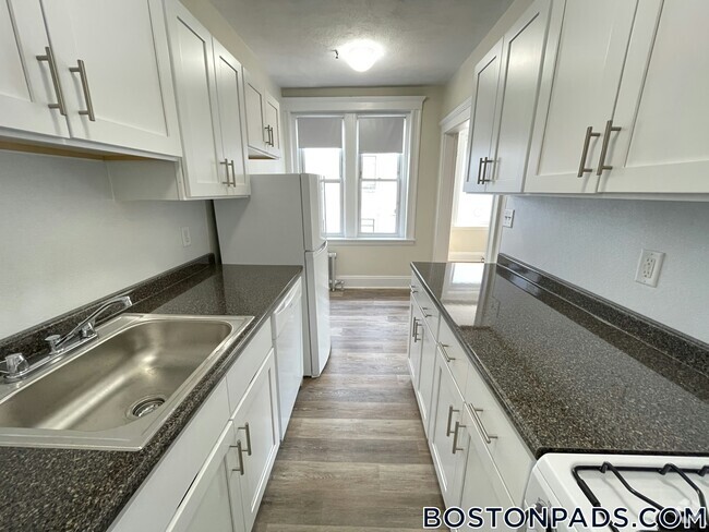 Building Photo - 1163 Boylston St