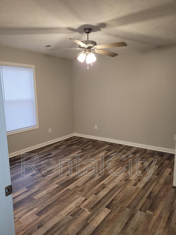 Building Photo - 469 Dana St