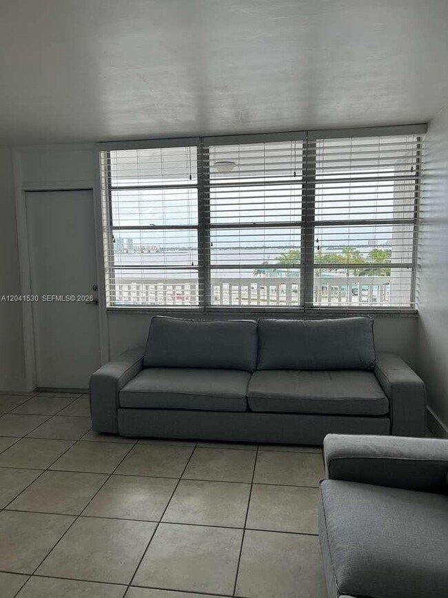 Foto del edificio - 2016 Bay Dr
