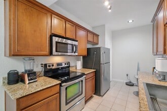 Building Photo - 2255 Braeswood Park Dr