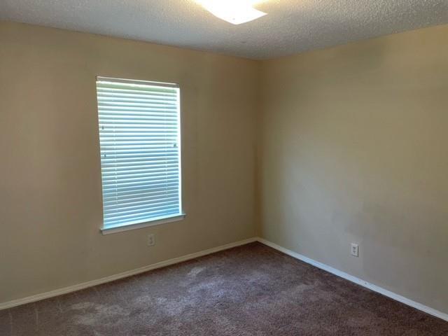 Building Photo - 711 Trailwood Dr E