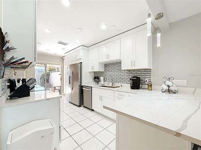 Foto del edificio - 431 Boca Ciega Point Blvd N