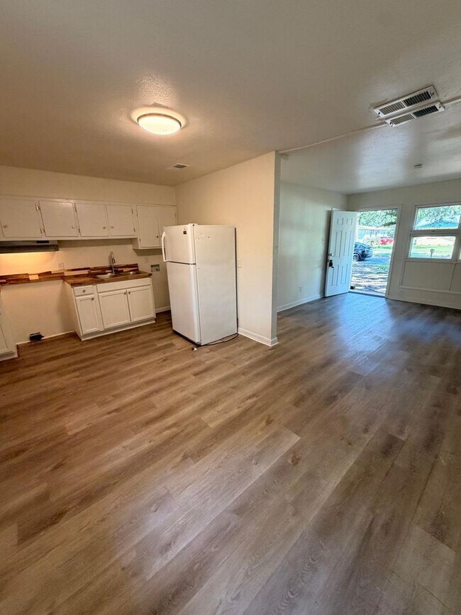 Building Photo - 6459 Barker Dr N